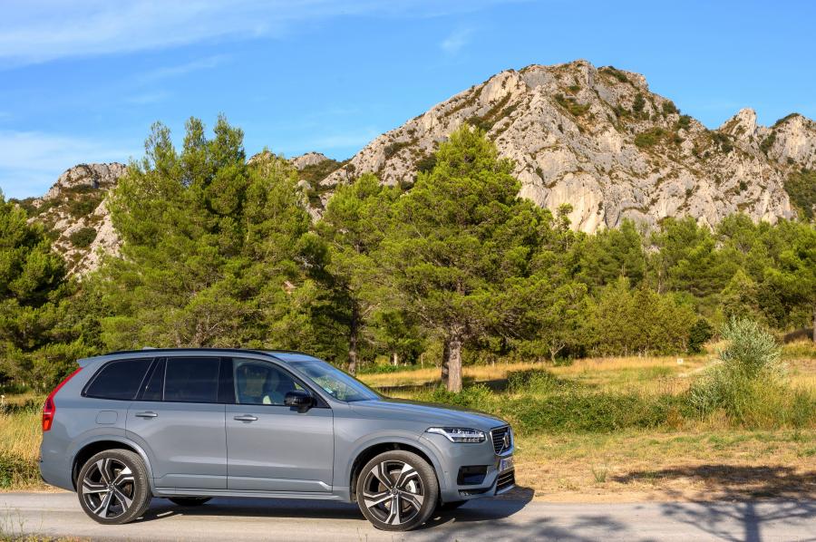  Volvo XC90 B5 R-Design 2019 года  (WW) (фото 5 из 16)